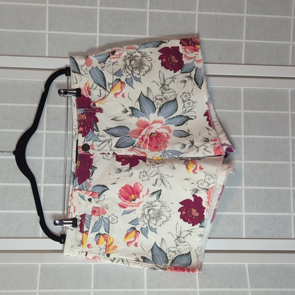Kut from the Kloth Jane Short Floral Denim Raw Hem Cut Off High Rise - Picture 1 of 9